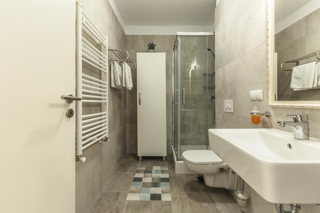 Elegant Sophia'S Apartment Braşov Extérieur photo