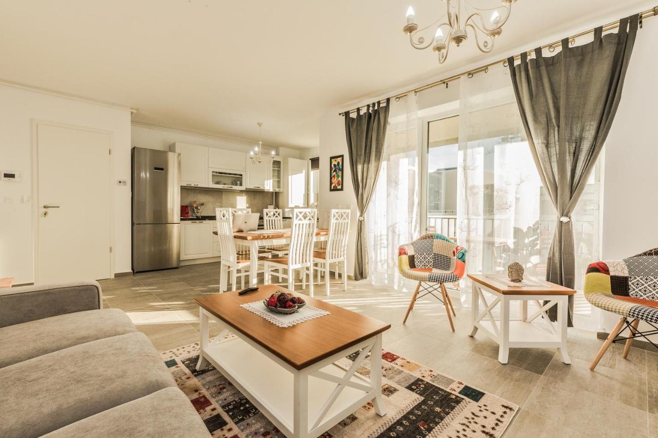 Elegant Sophia'S Apartment Braşov Extérieur photo